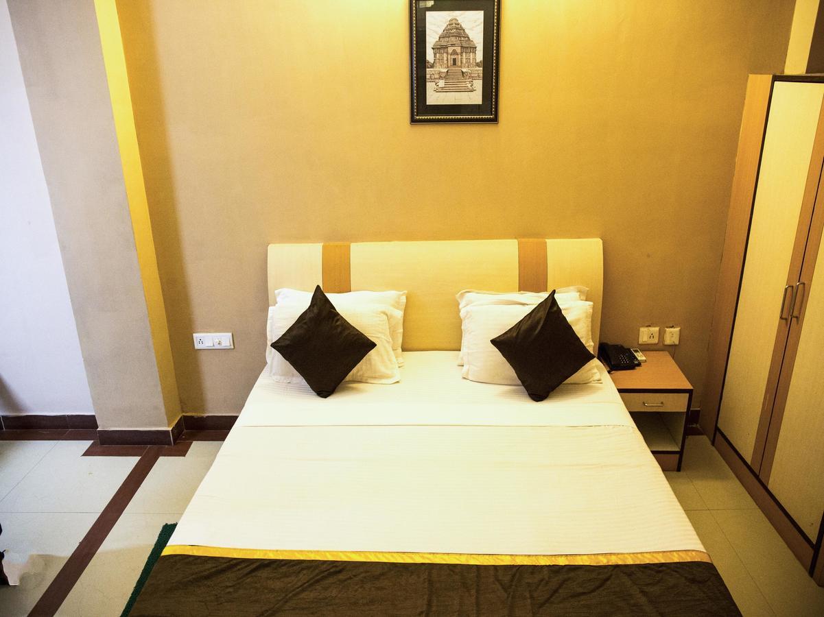 Oyo 3345 Shubham Beach Hotell Puri Exteriör bild