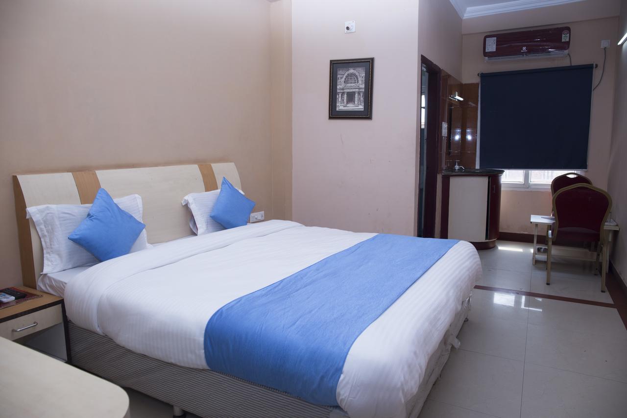 Oyo 3345 Shubham Beach Hotell Puri Exteriör bild