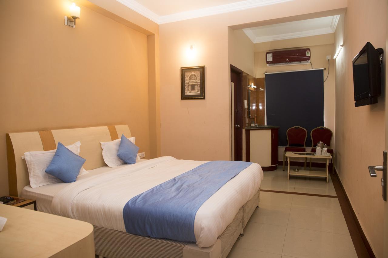 Oyo 3345 Shubham Beach Hotell Puri Exteriör bild
