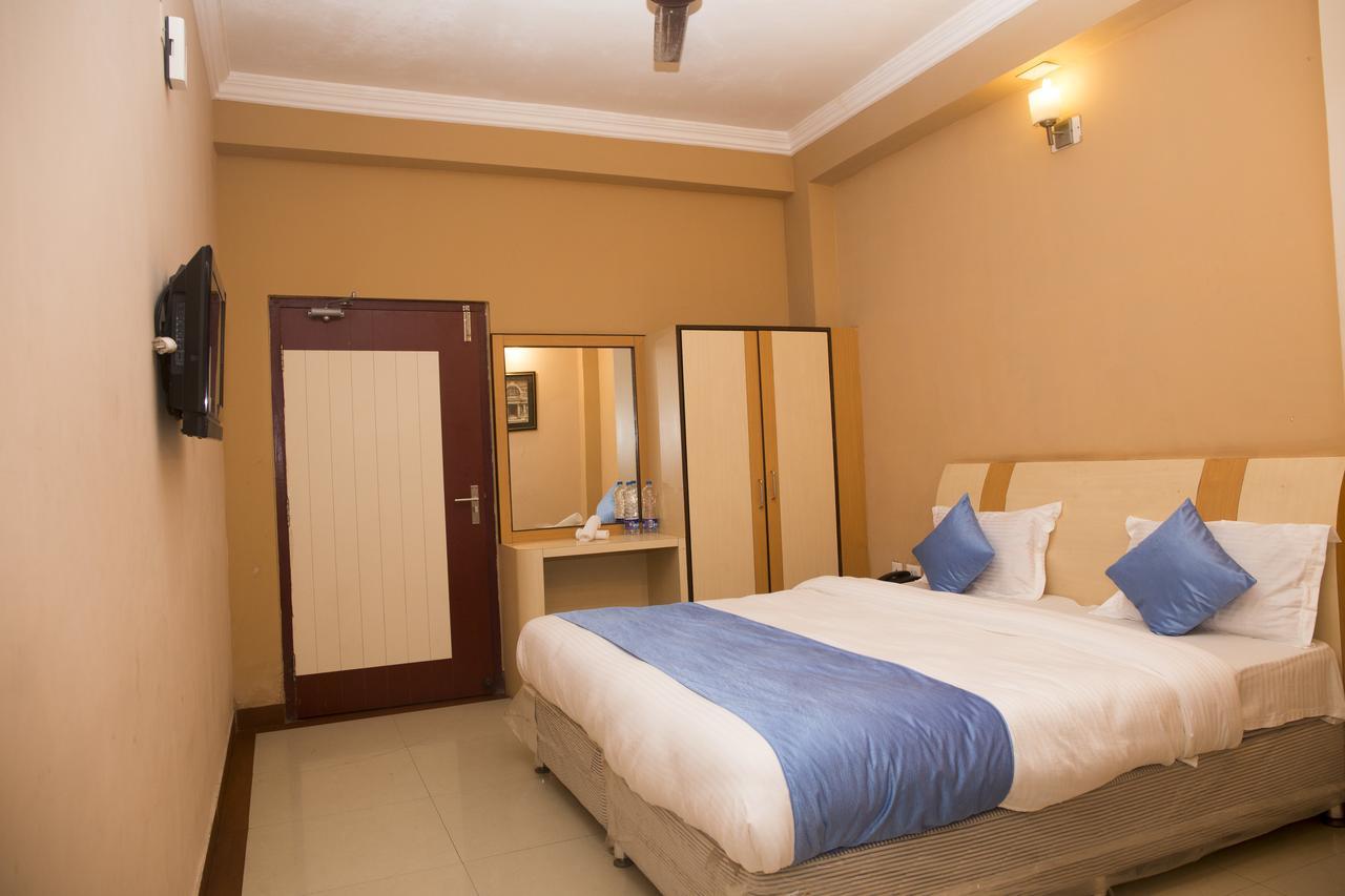 Oyo 3345 Shubham Beach Hotell Puri Exteriör bild