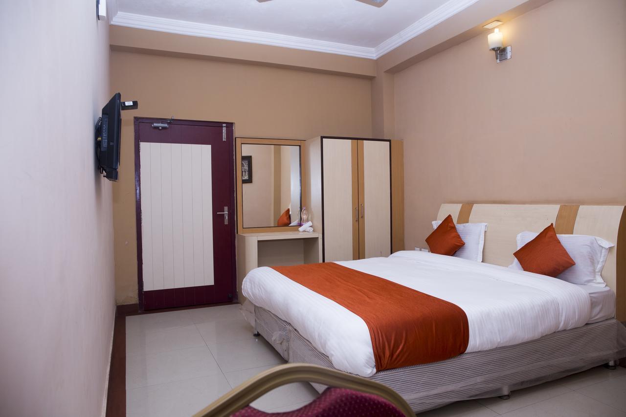 Oyo 3345 Shubham Beach Hotell Puri Exteriör bild